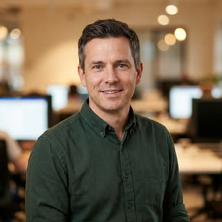 Daniel Carter, terdaftar sebagai Chief Technology Officer di Perkasa Nilaijaya, dalam foto profil